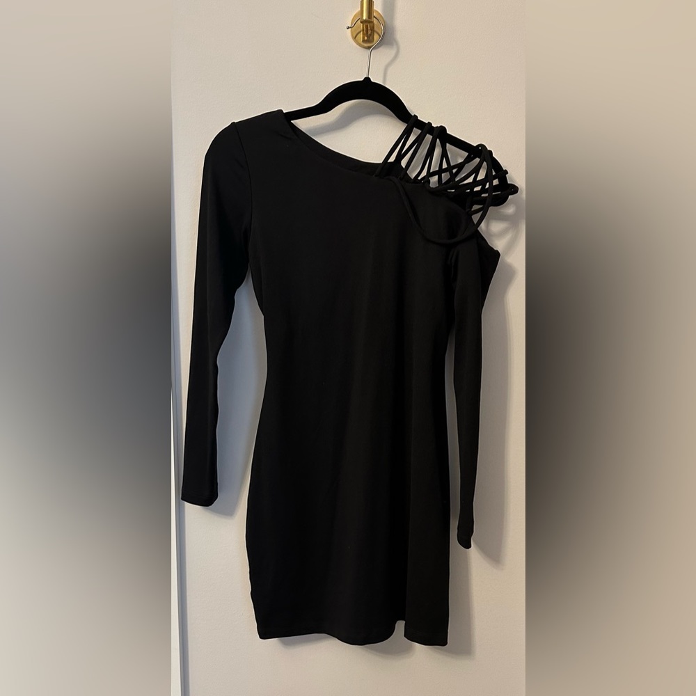 Susana Monaco Black Cold-Shoulder Strappy Long-Sleeve Mini Dress - Picture 2 of 4
